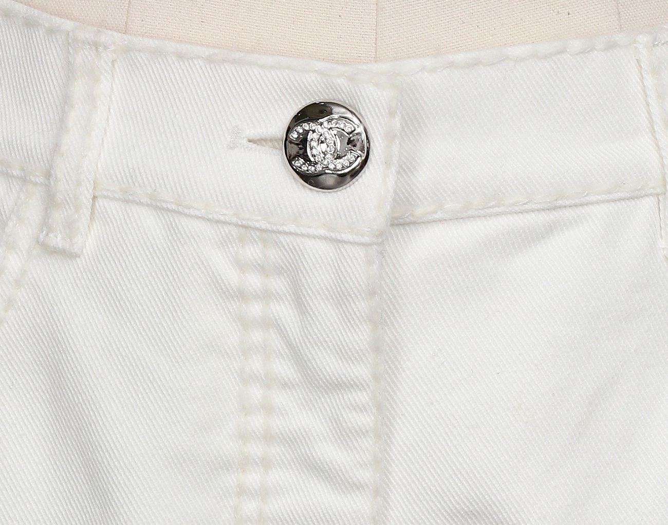 샤넬 로고 백포켓 데님 팬츠 화이트 34