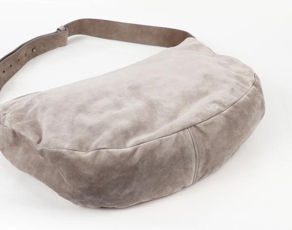 에르메네질도 제냐 스웨이드 숄더백 베이지