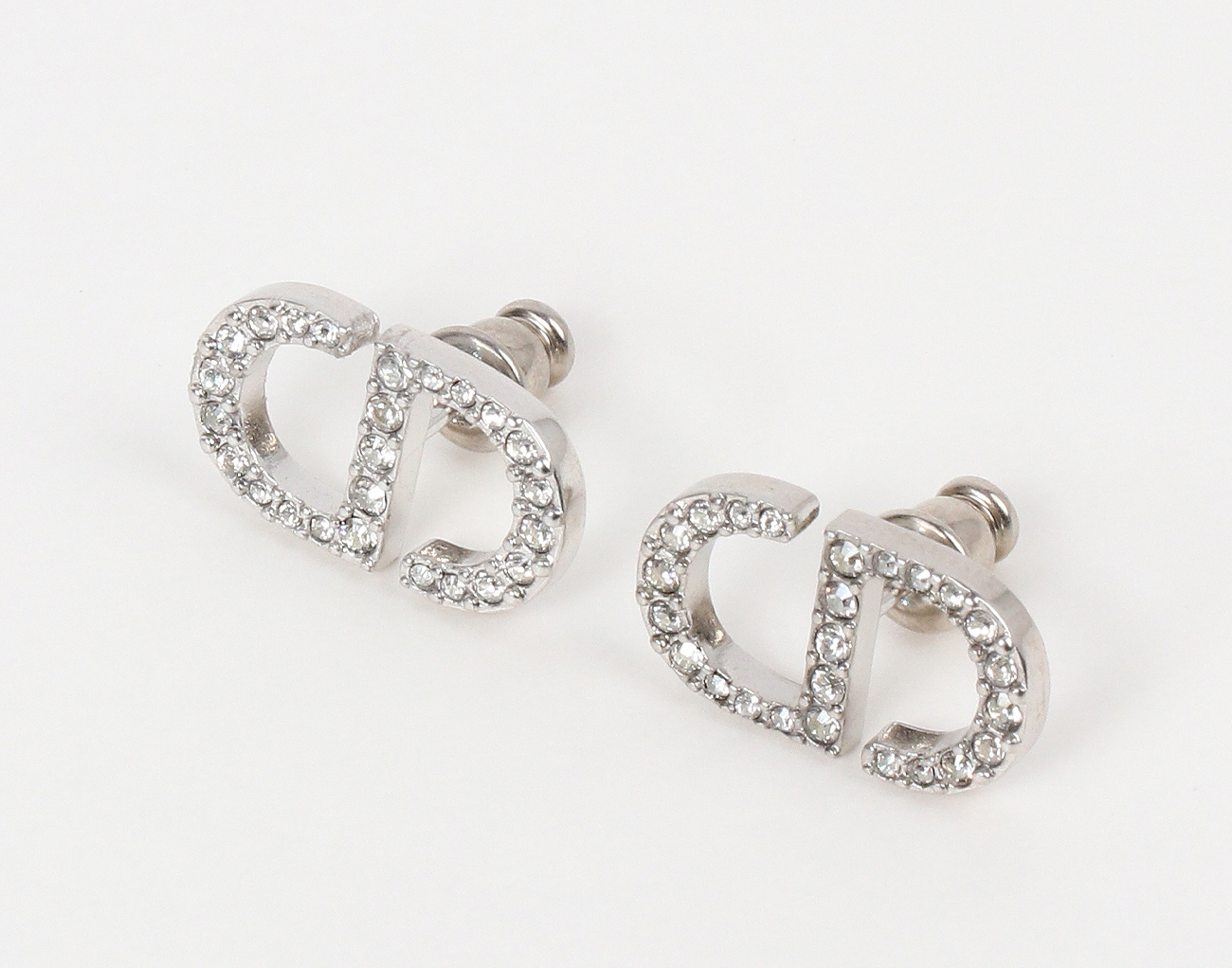 디올 쁘띠 CD 스터드 이어링 실버