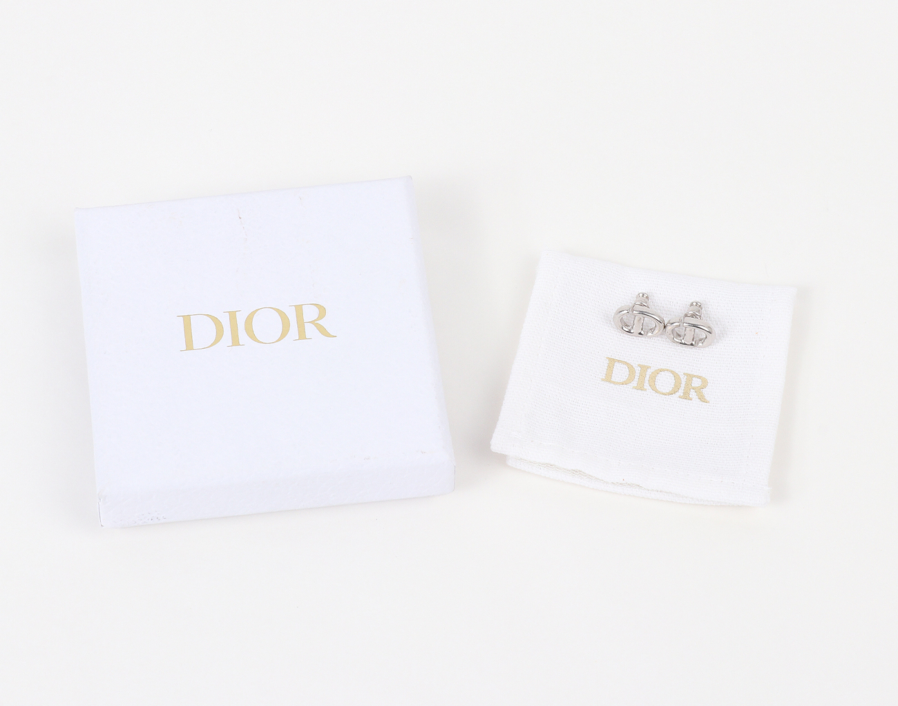 디올 CD 네이비 스터드 이어링 실버