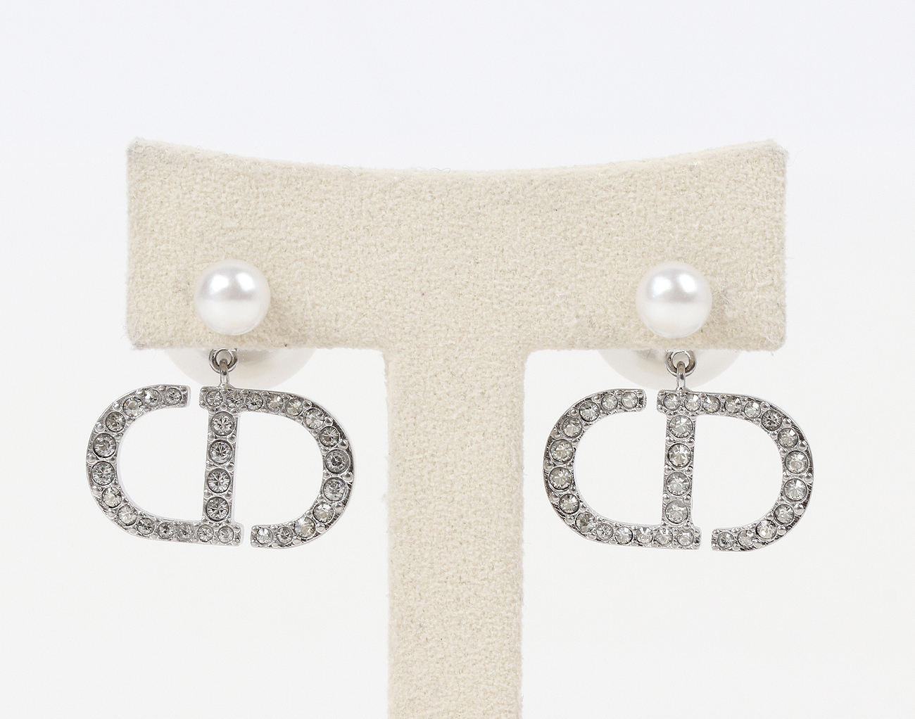 디올 트라이벌 이어링 실버