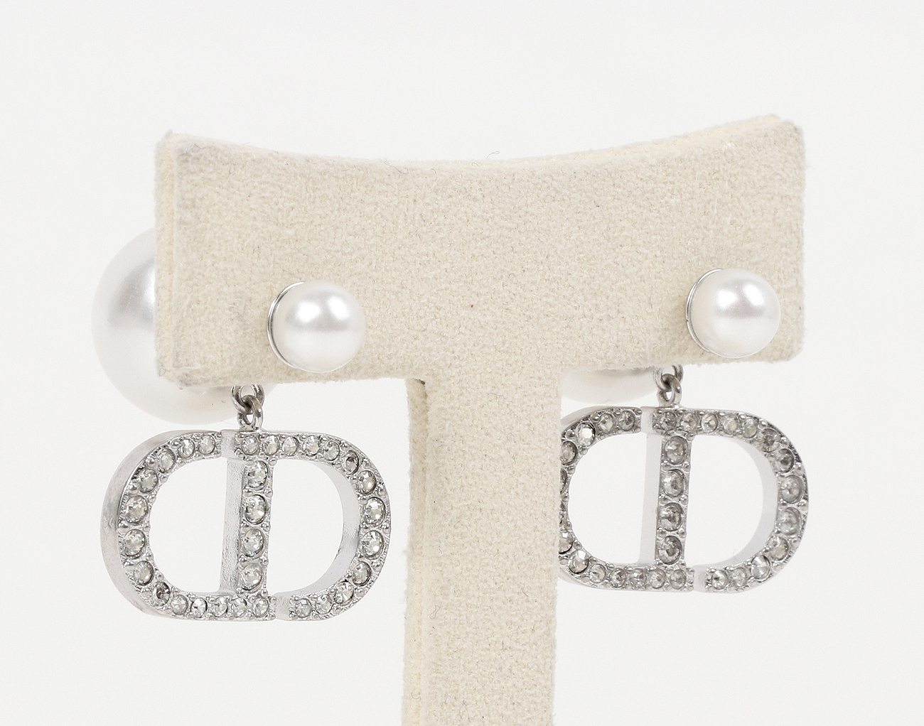 디올 트라이벌 이어링 실버