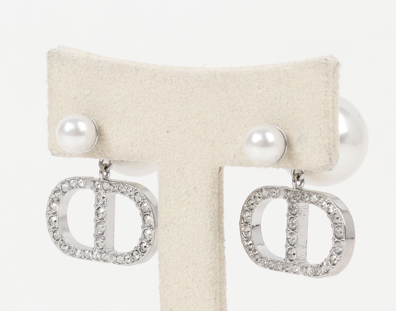 디올 트라이벌 이어링 실버