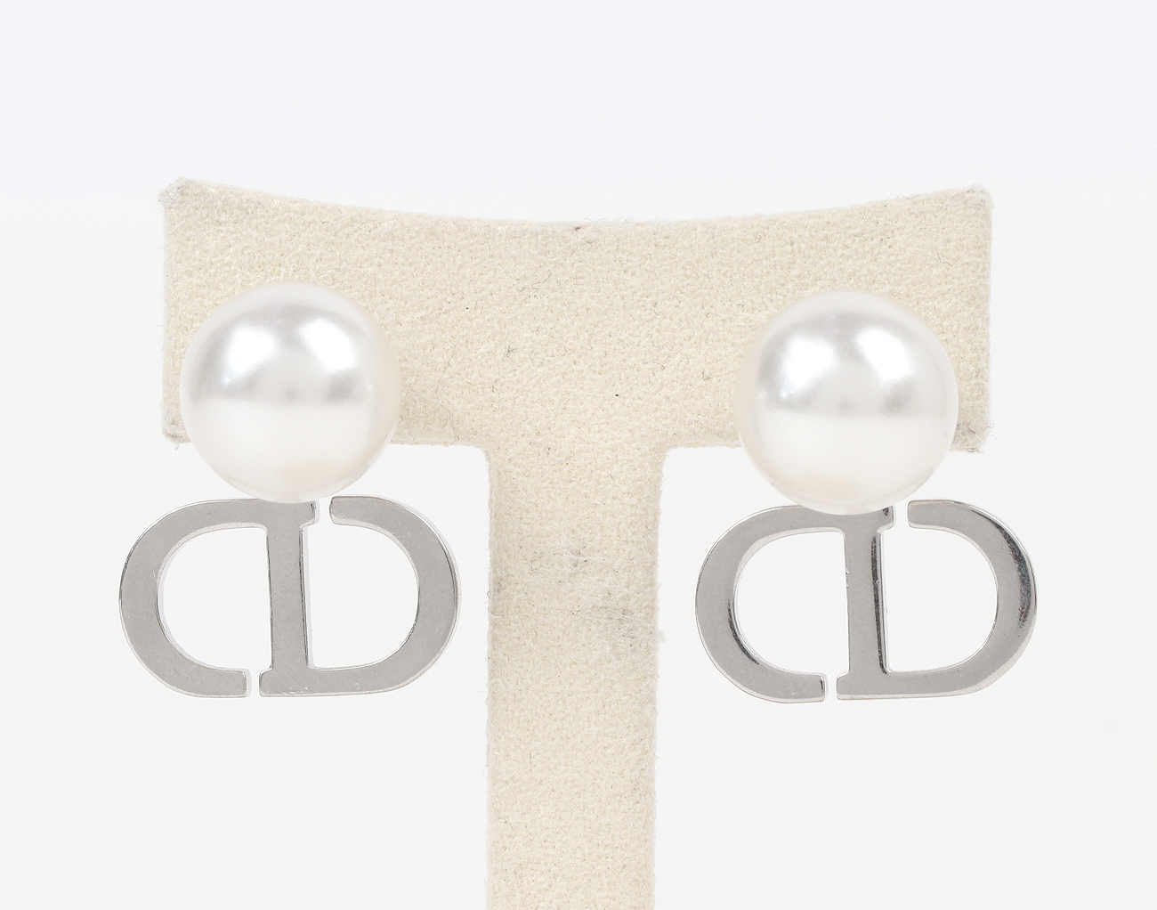 디올 트라이벌 이어링 실버