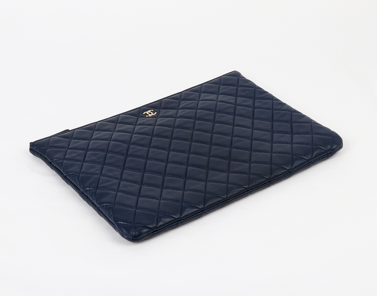 샤넬 클래식 클러치 라지 네이비 샴페인골드