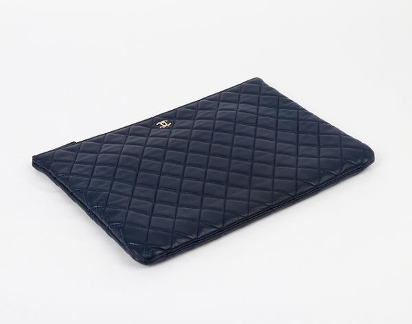 샤넬 클래식 클러치 라지 네이비 샴페인골드