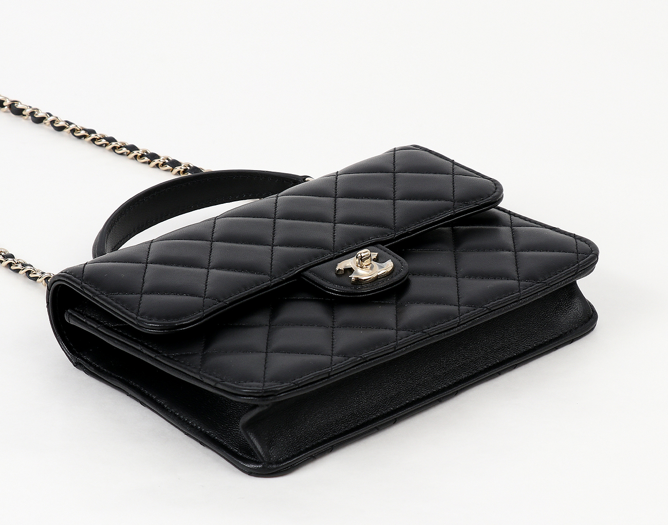 샤넬 탑핸들 스쿨백팩 블랙 샴페인골드