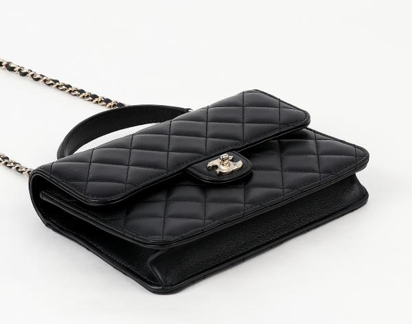 샤넬 탑핸들 스쿨백팩 블랙 샴페인골드