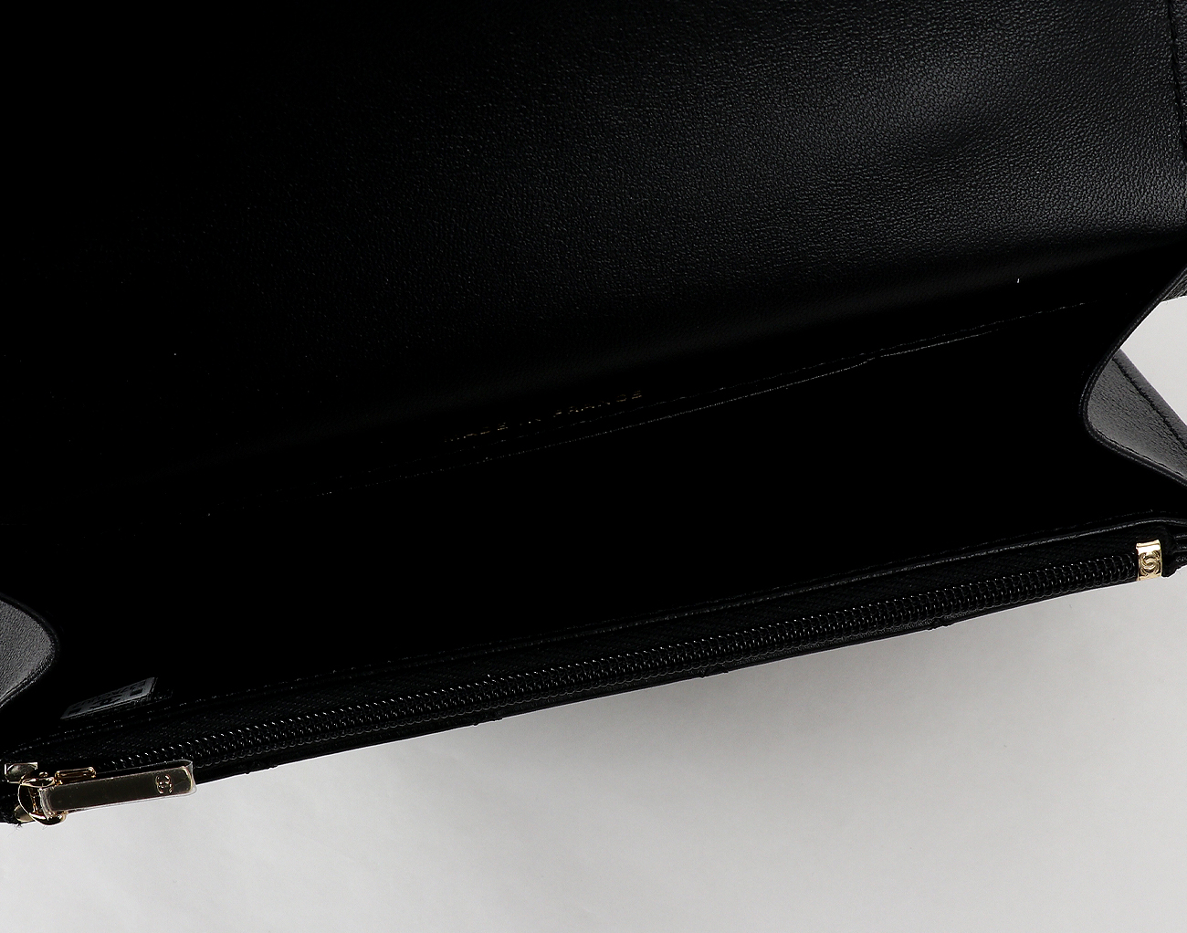 샤넬 탑핸들 스쿨백팩 블랙 샴페인골드