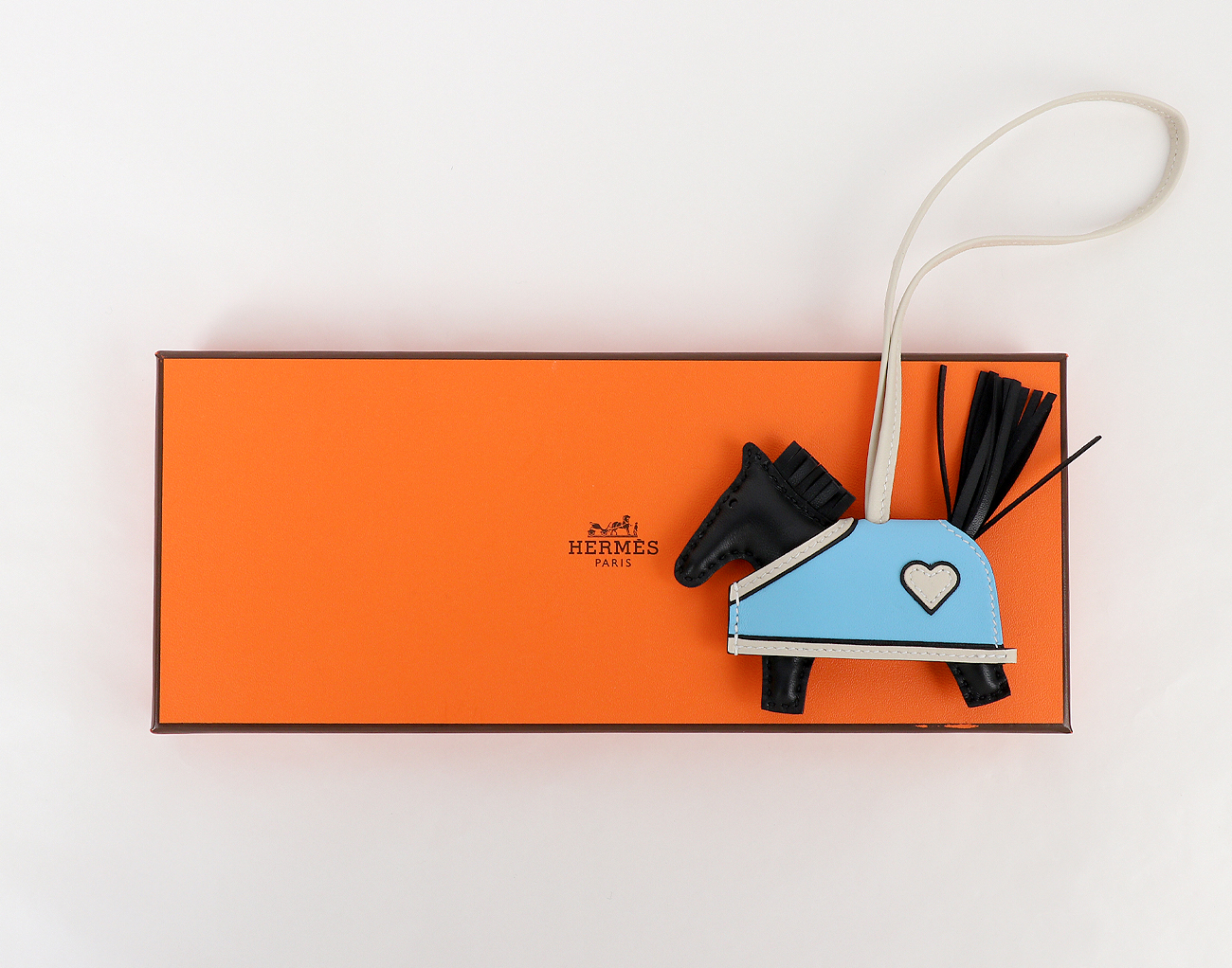 에르메스 로데오 로베오 꾀흐 PM 블랙 크레 셀레스트