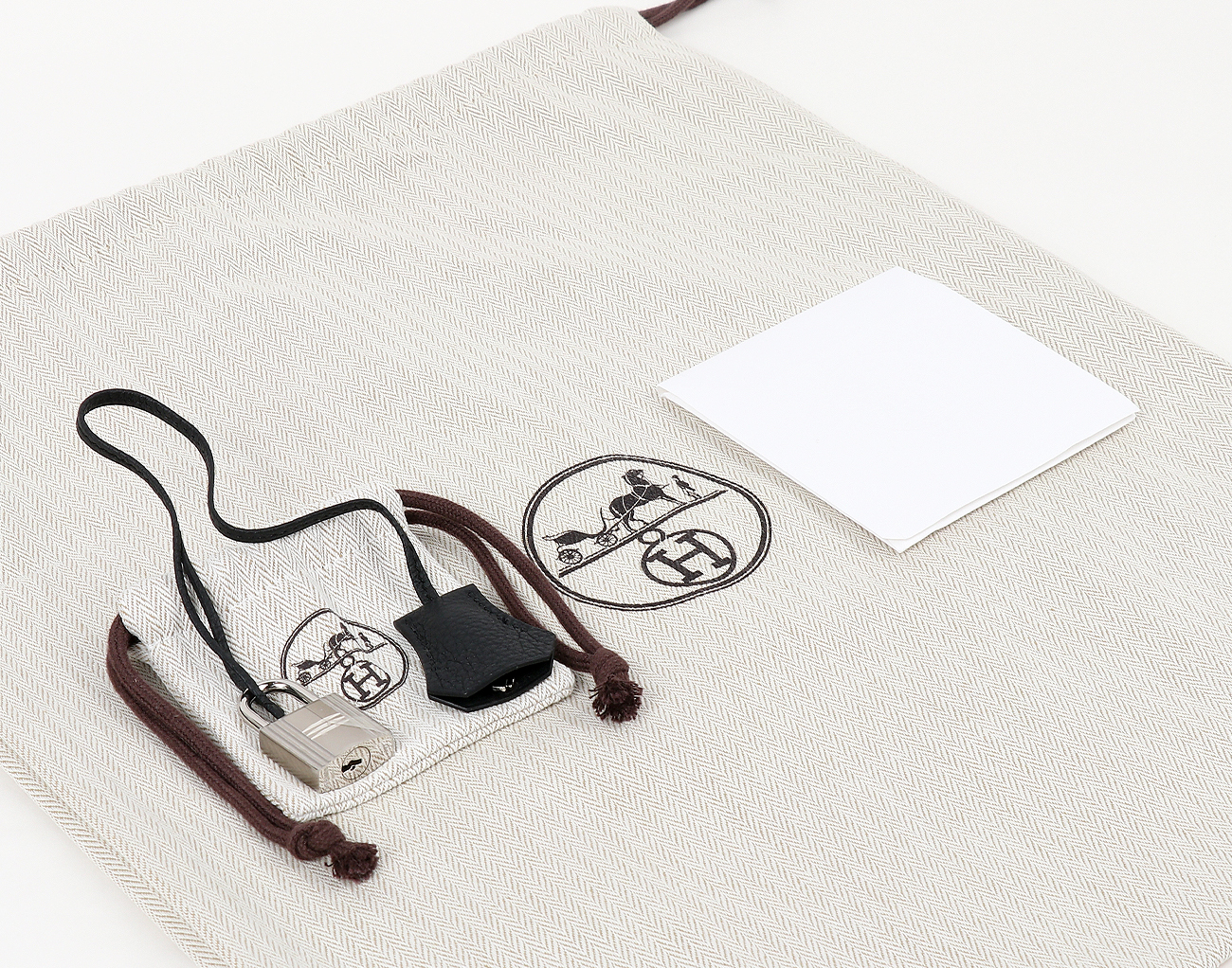 에르메스 핵 아도 PM 블랙 은장 W