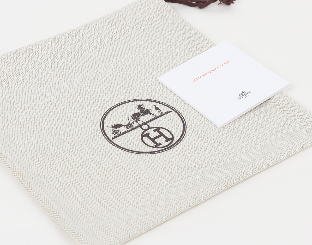 에르메스 컬러매틱 백포켓 파우치 30 나타 뀌브르 라임 은장 U