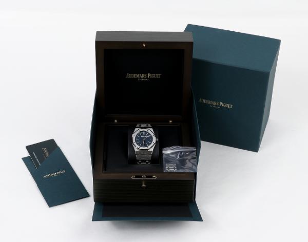 오데마피게 로얄오크 점보 엑스트라 씬 스틸 블루 다이얼 16202ST.OO.1240ST.02