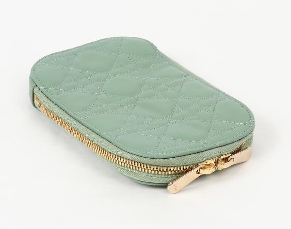 디올 레이디 폰 홀더 이터리얼 그린