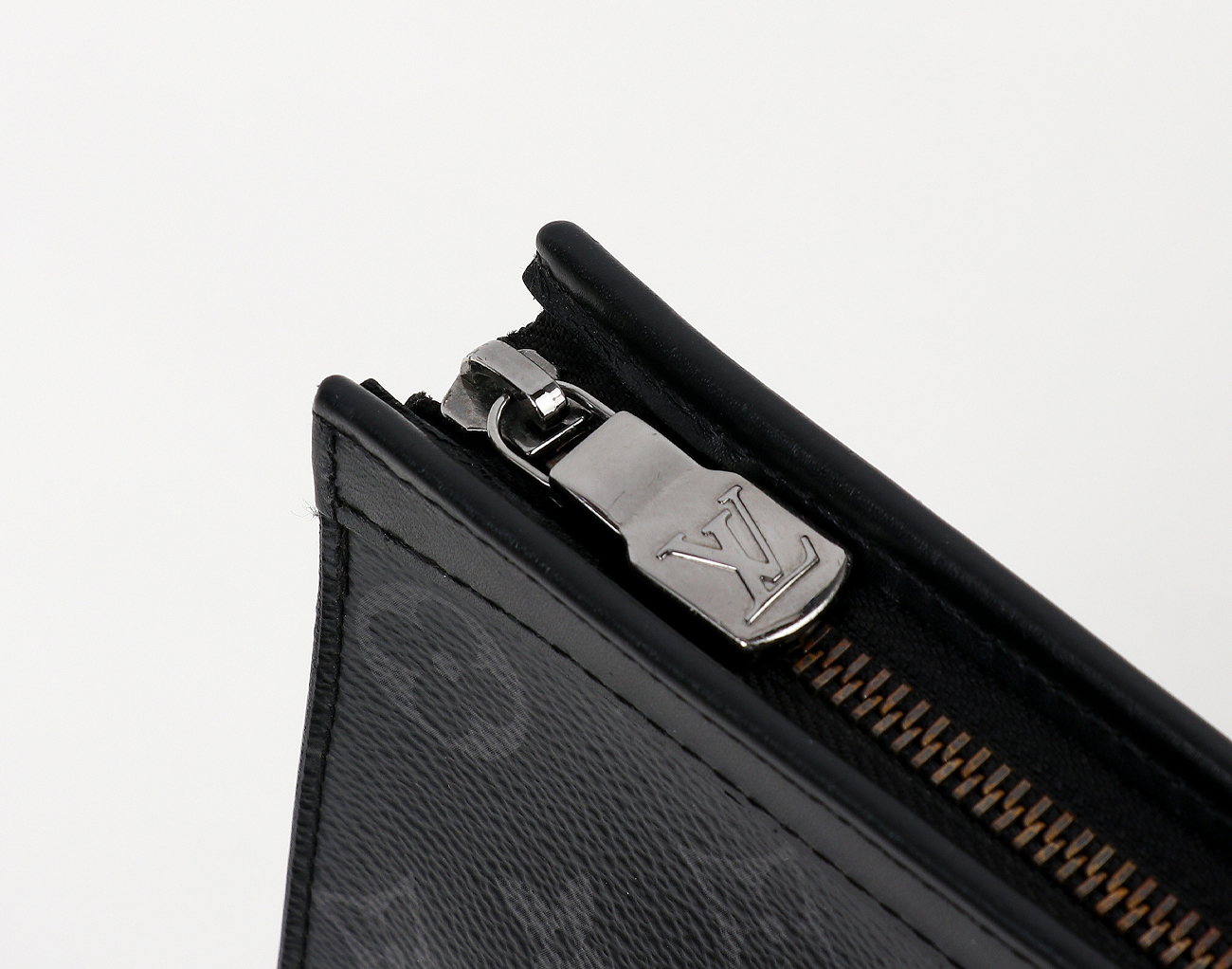 루이비통 포쉐트 보야주 MM 모노그램 이클립스