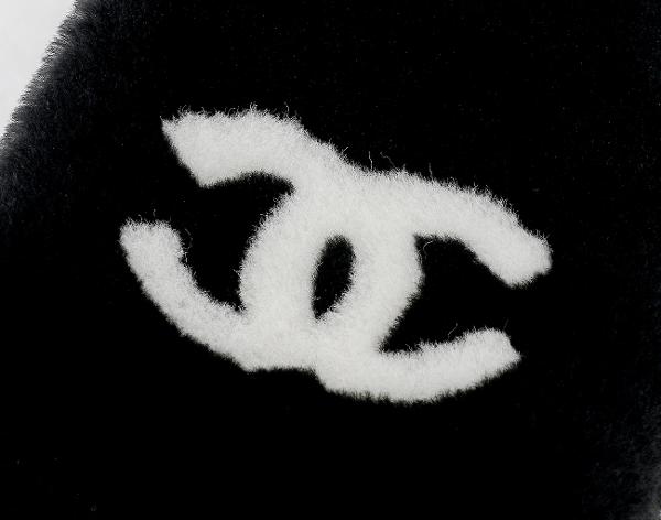 샤넬 CC 시어링 머플러 블랙 화이트