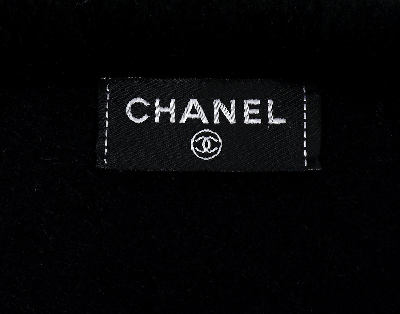 샤넬 CC 시어링 머플러 블랙 화이트