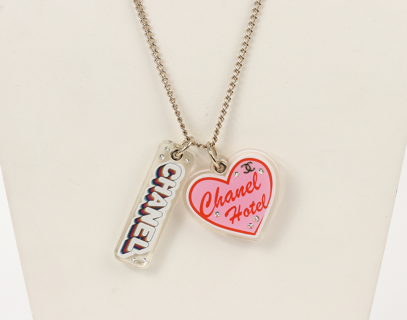 샤넬 하트 롱 펜던트 네크리스 멀티컬러 샴페인골드