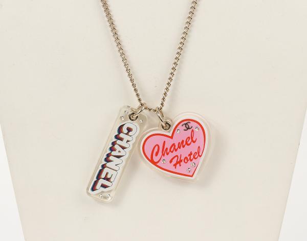 샤넬 하트 롱 펜던트 네크리스 멀티컬러 샴페인골드