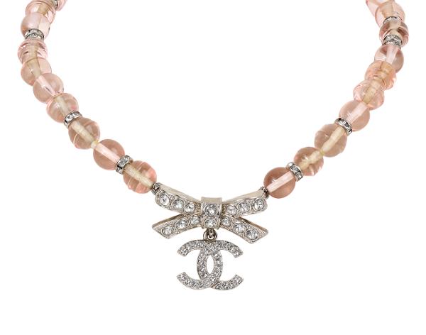 샤넬 라인스톤 리본 CC 초커 핑크