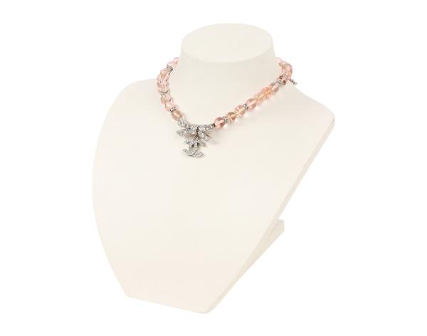 샤넬 라인스톤 리본 CC 초커 핑크