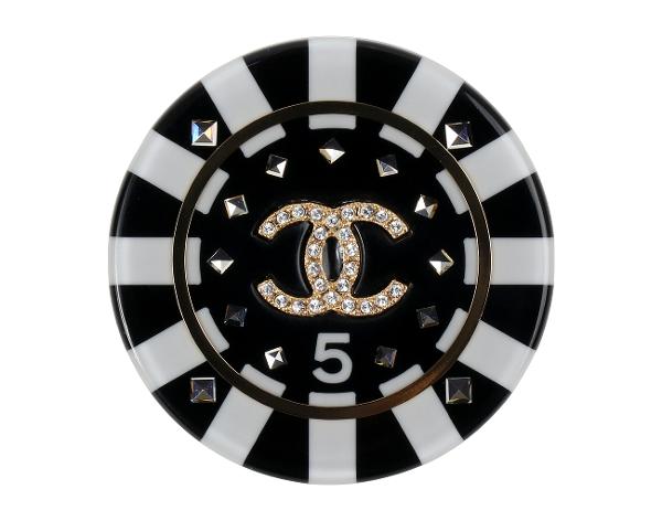샤넬 포커 칩 브로치 블랙 화이트 금장