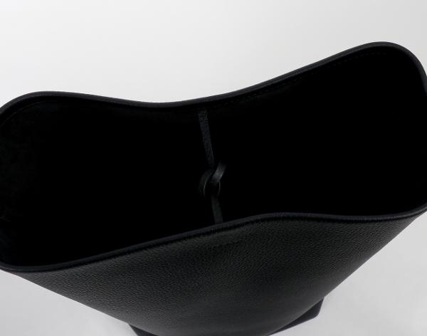 더로우 N/S 파크 토트백 미디움 블랙