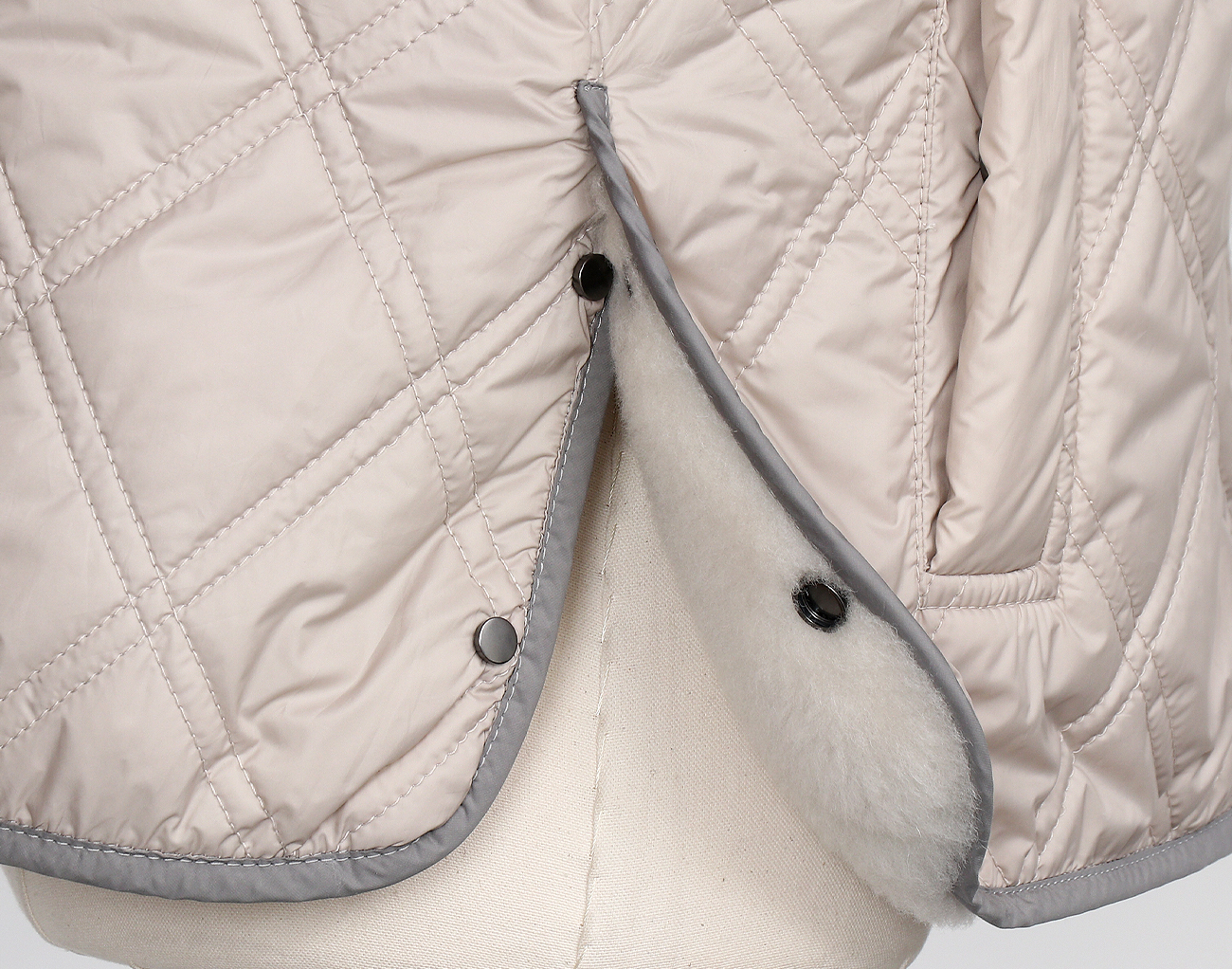 브루넬로 쿠치넬리 퍼 리버시블 후디 베스트 라이트 그레이 42