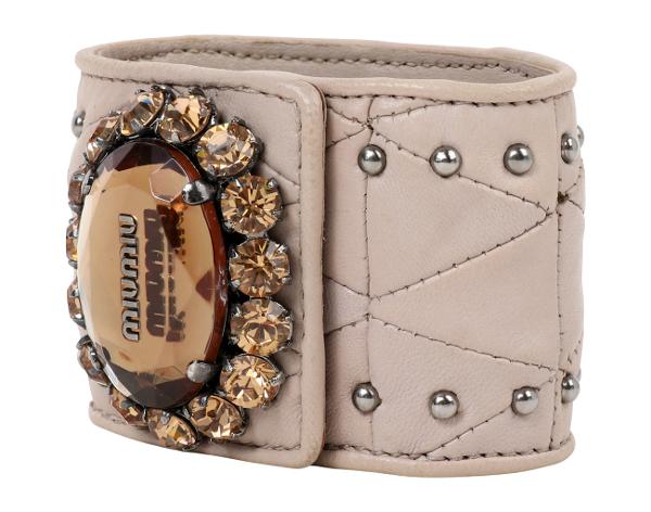 미우미우 크리스탈 레더 커프 브레이슬릿 베이지