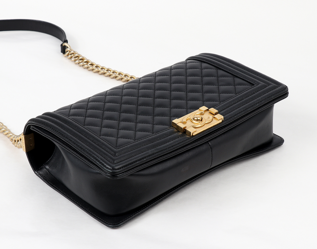 샤넬 보이 라지 블랙 빈티지 금장