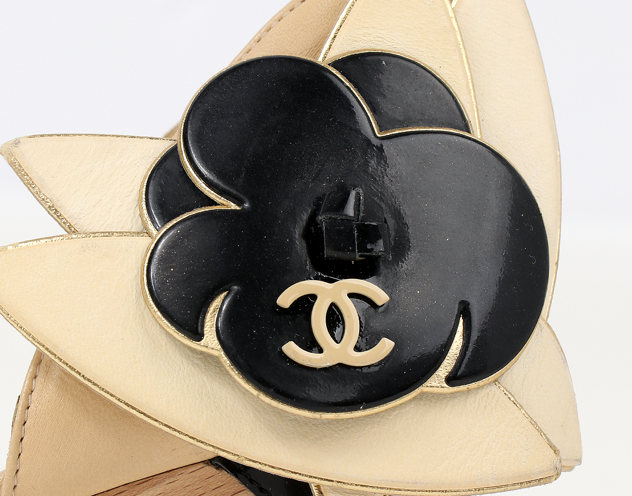 샤넬 까멜리아 펌프스 베이지 블랙 36 1/2C