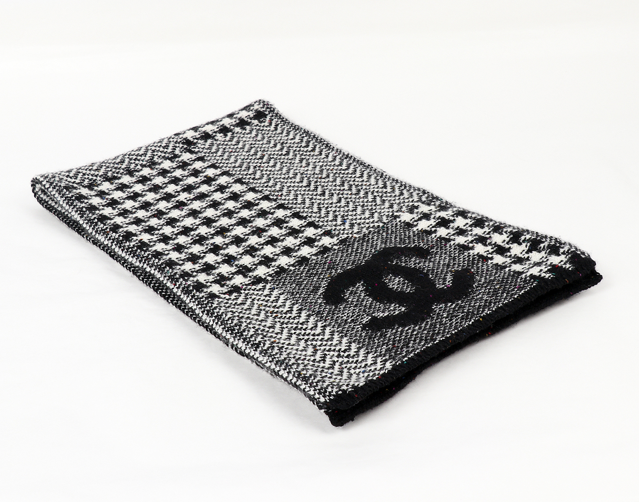 샤넬 하운드투스 캐시미어 머플러 블랙 화이트