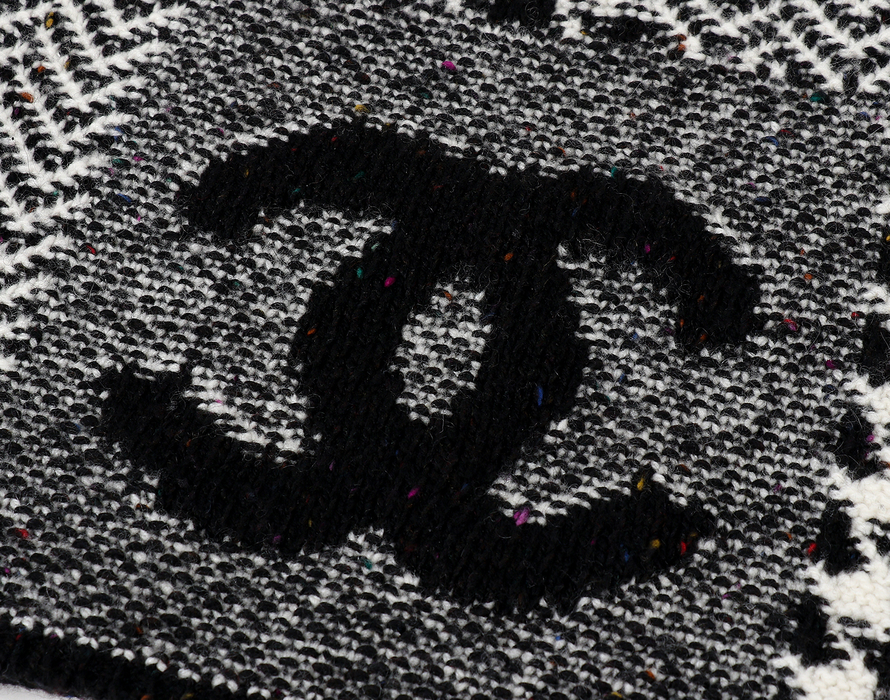 샤넬 하운드투스 캐시미어 머플러 블랙 화이트