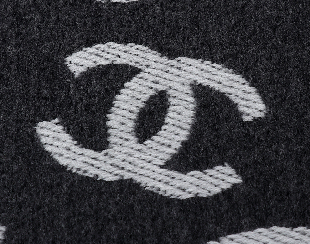 샤넬 26C CC 리버시블 머플러 블랙 그레이