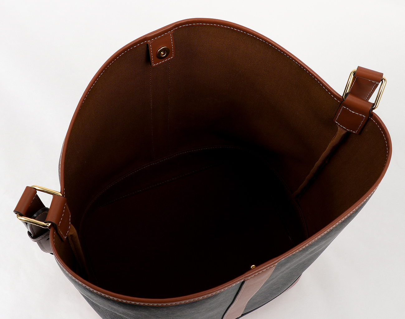 셀린느 트리옹프 버킷백 미디엄 탠