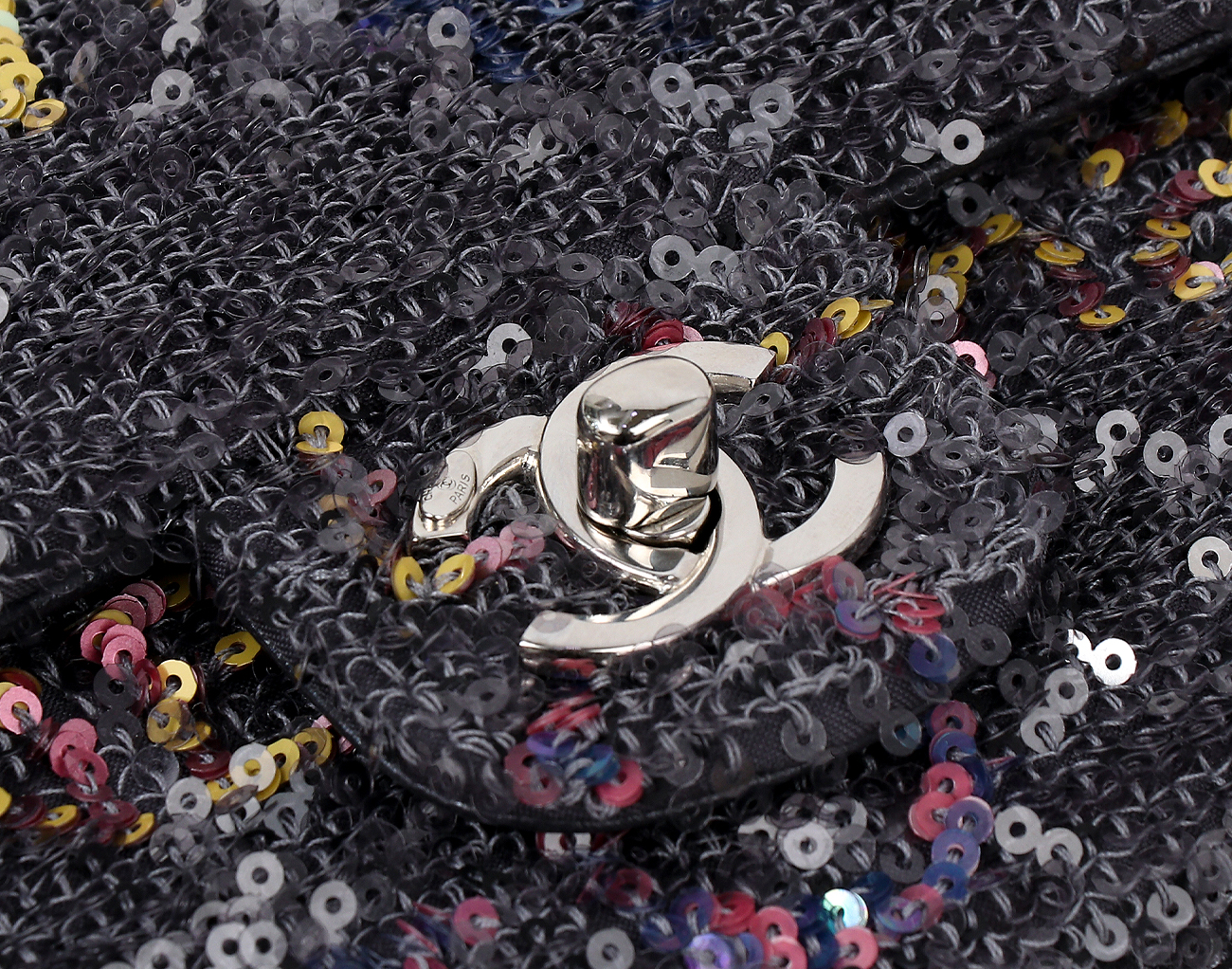 샤넬 시퀀 스몰 플랩백 그레이 멀티컬러 은장