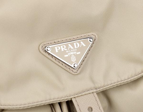 프라다 리나일론 스몰 백팩 데저트 베이지