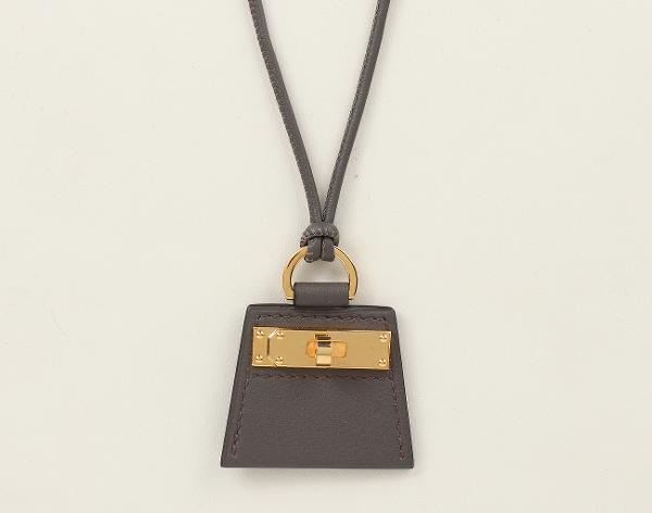 에르메스 몽쁘띠켈리 펜던트 스몰 그리스 에땅 금장