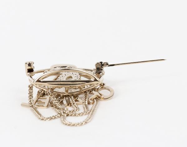 샤넬 레터링 CC 버드 케이지 브로치 샴페인골드