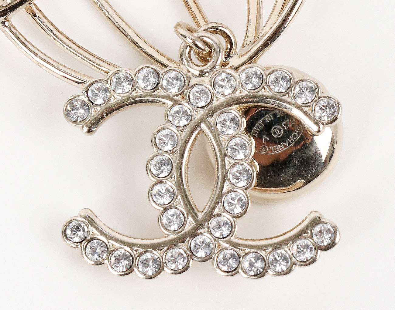 샤넬 레터링 CC 버드 케이지 브로치 샴페인골드