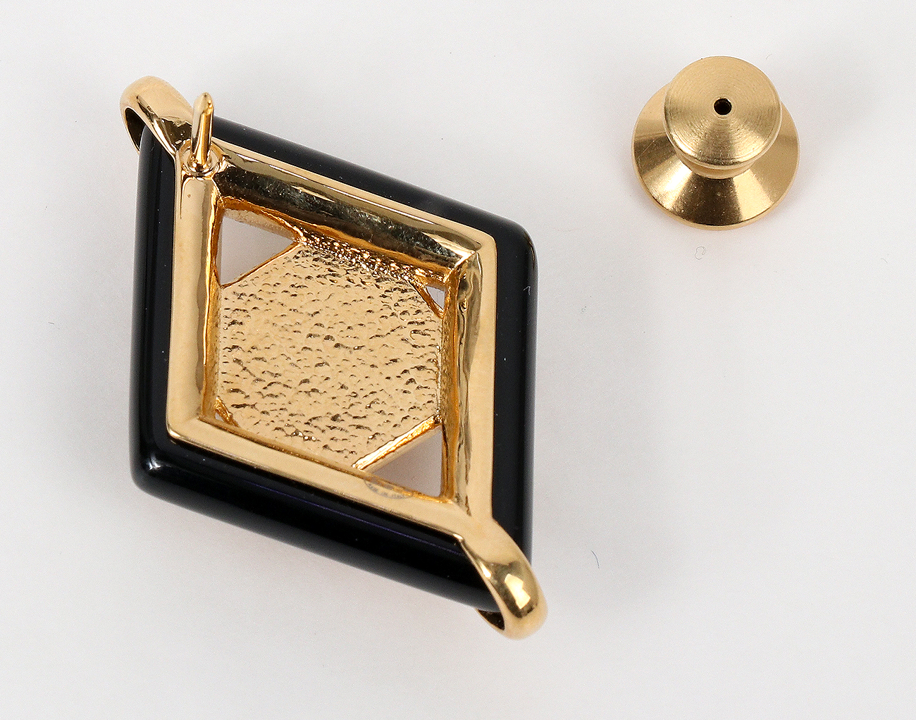 샤넬 롬버스 잼스톤 CC 브로치 블랙 레드 금장