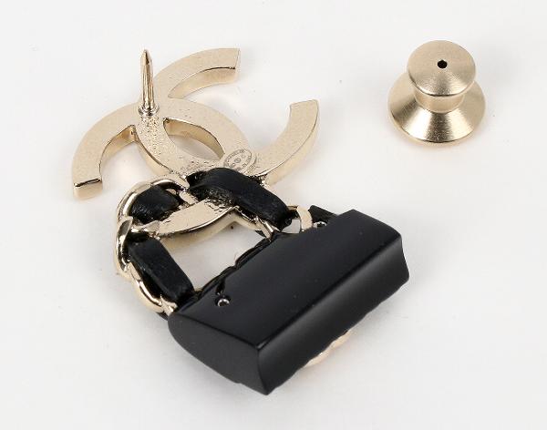 샤넬 CC 클래식백 브로치 블랙 샴페인골드