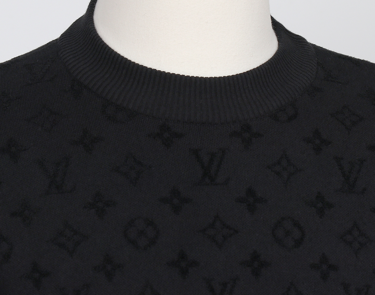 루이비통 그래픽 자카드 숏 슬리브 크루넥 블랙 S