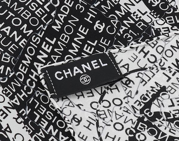 샤넬 CC 깜봉 레터링 스카프 블랙 화이트