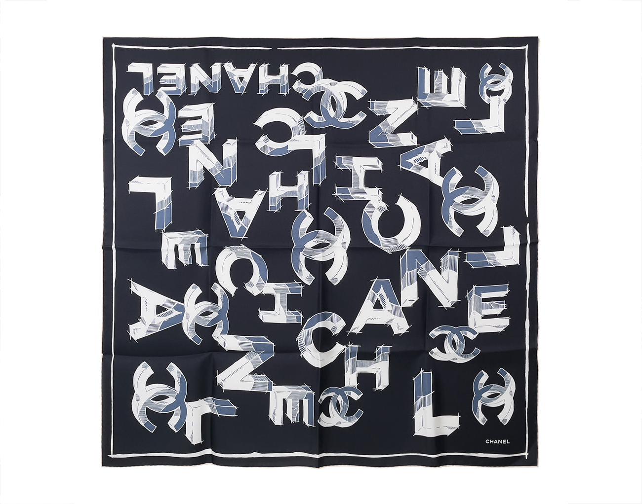 샤넬 레터링 스카프 90 블랙 화이트 블루 그레이