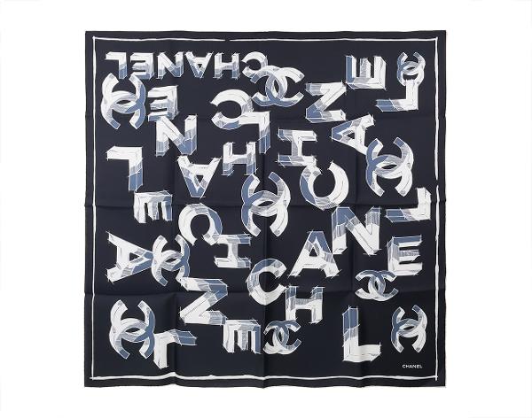 샤넬 레터링 스카프 90 블랙 화이트 블루 그레이