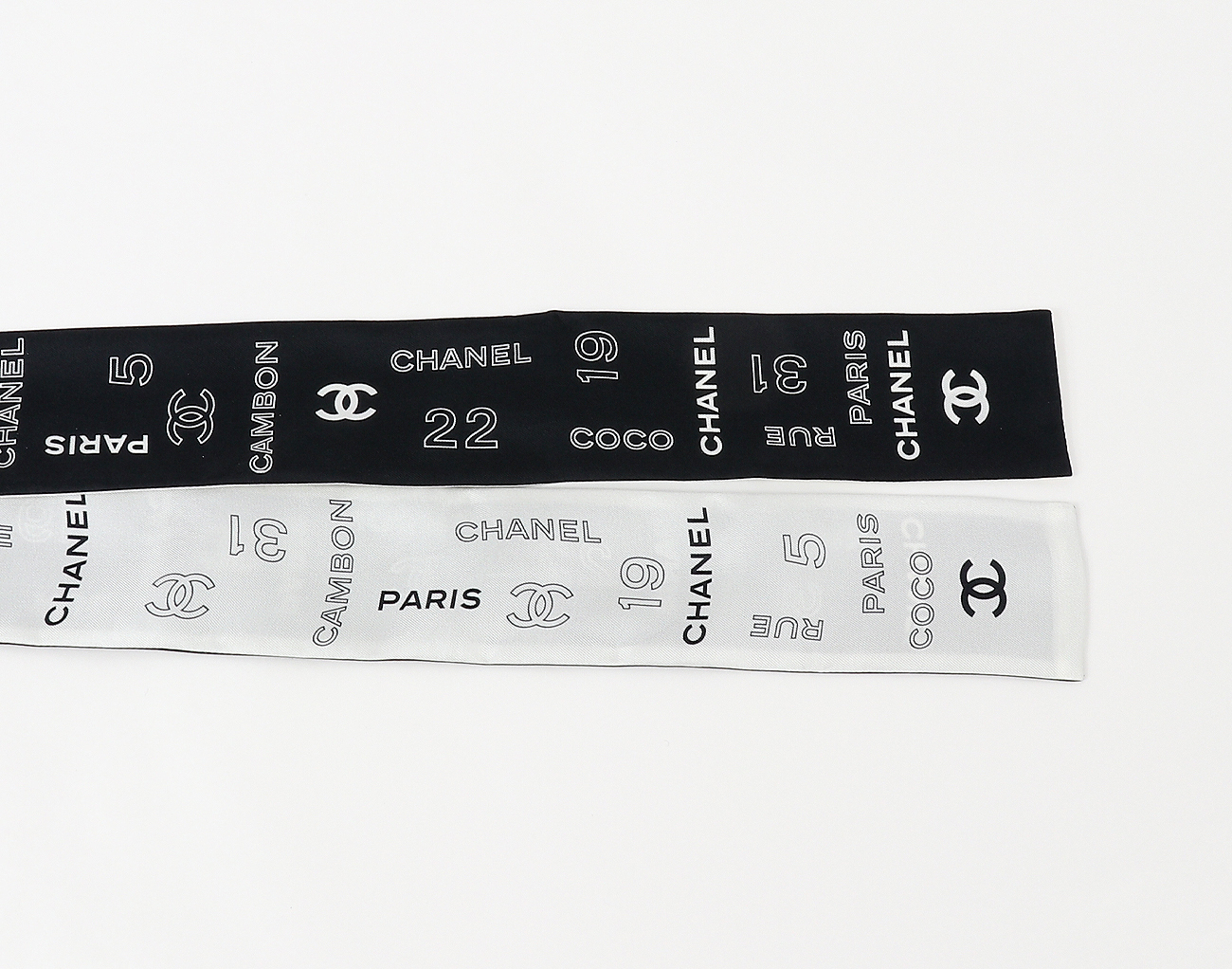 샤넬 CC 방도 스카프 블랙 화이트