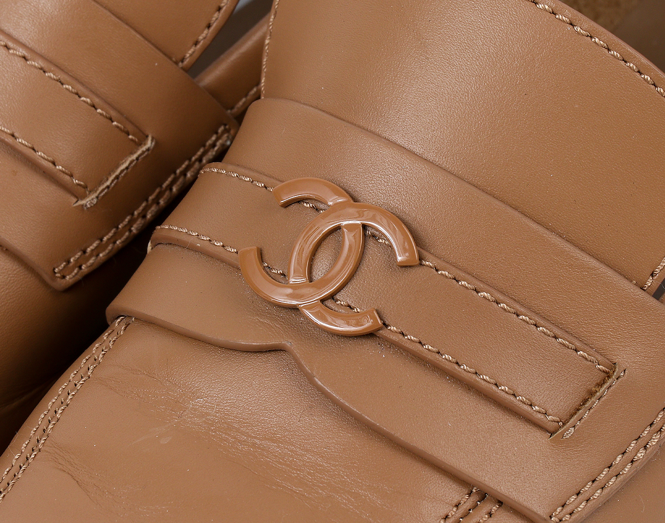 샤넬 CC 플랫폼 로퍼 베이지 37 1/2C