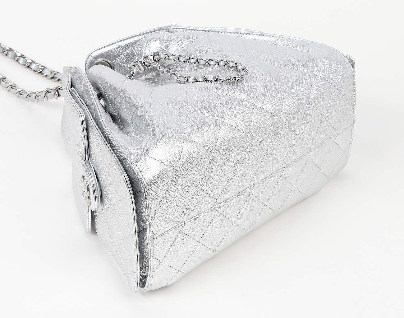 샤넬 25백 스몰 실버 은장 메탈릭 캐비어