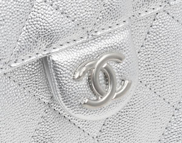 샤넬 25백 스몰 실버 은장 메탈릭 캐비어